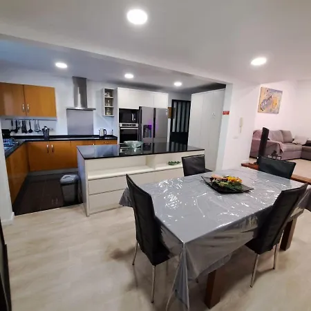 Friendly House Semesterbostad